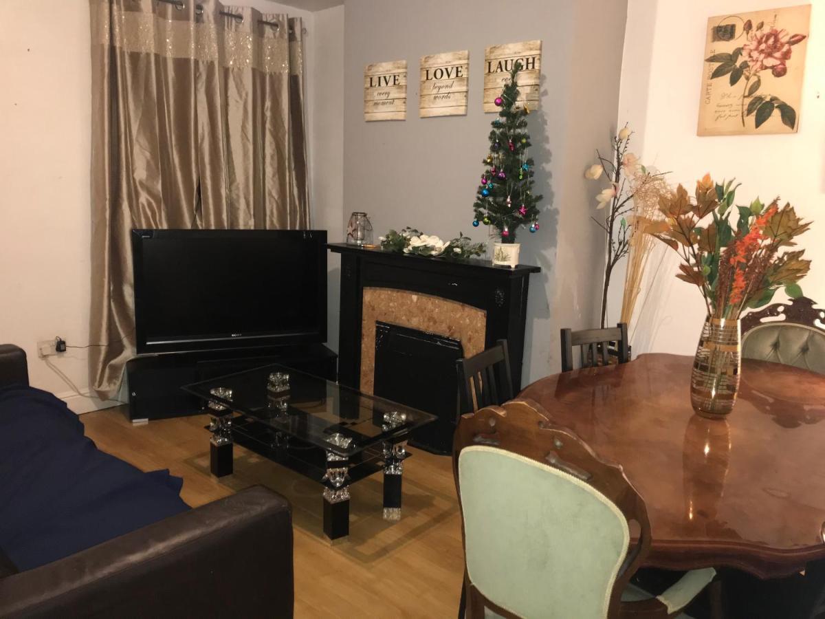 New Cross House Apartment Wolverhampton Bagian luar foto