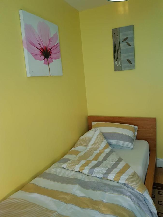New Cross House Apartment Wolverhampton Bagian luar foto
