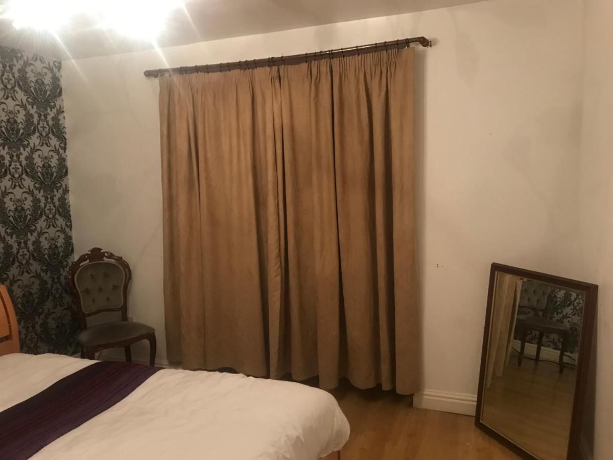 New Cross House Apartment Wolverhampton Bagian luar foto