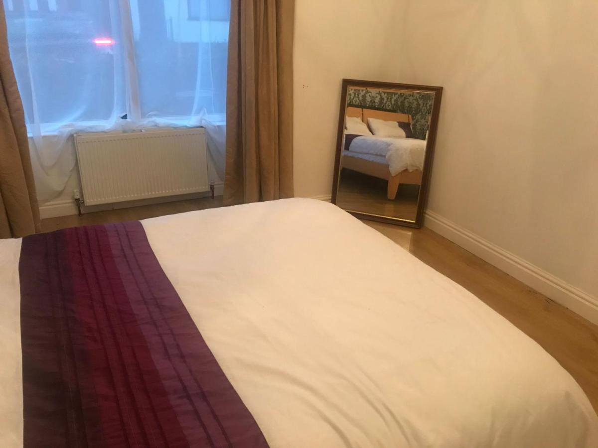 New Cross House Apartment Wolverhampton Bagian luar foto