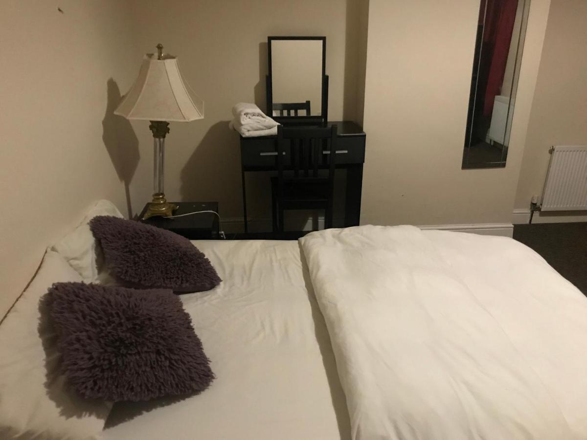 New Cross House Apartment Wolverhampton Bagian luar foto