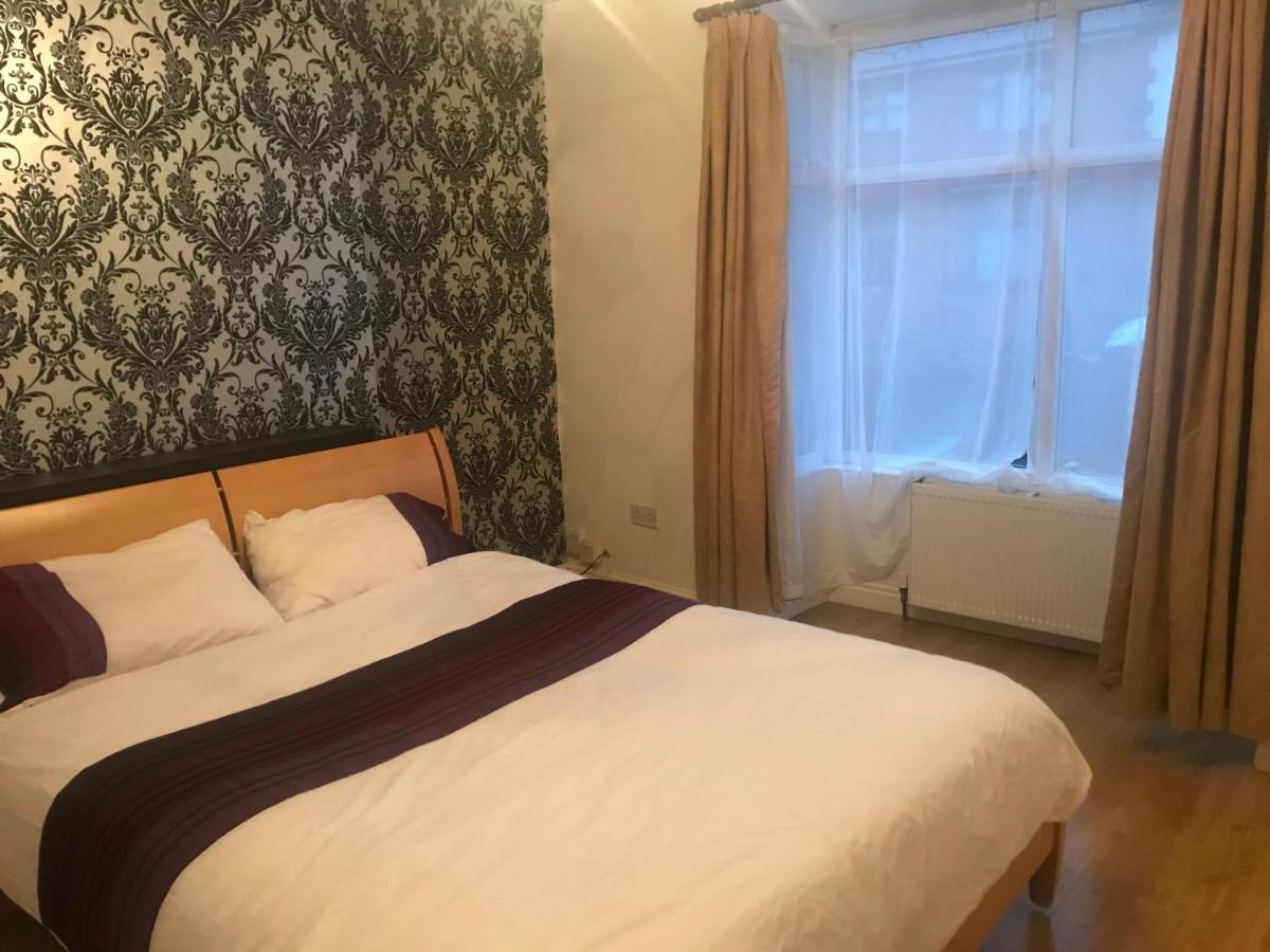 New Cross House Apartment Wolverhampton Bagian luar foto