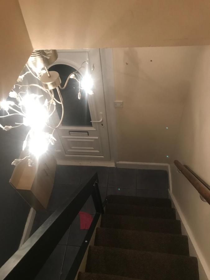 New Cross House Apartment Wolverhampton Bagian luar foto