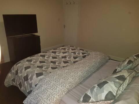 New Cross House Apartment Wolverhampton Bagian luar foto